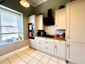 Kitchen- click for photo gallery